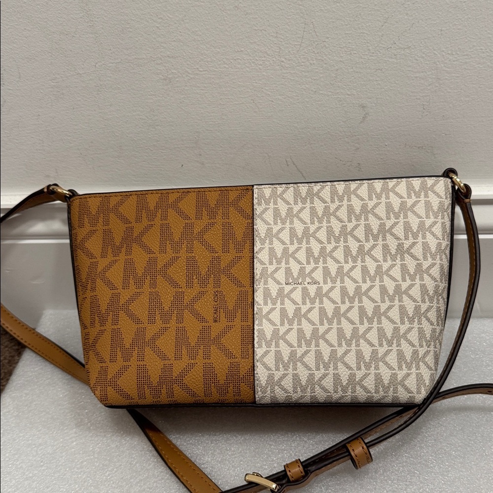 Michael Kors Tan and Cream Crossbody Bag - Picture 4 of 7